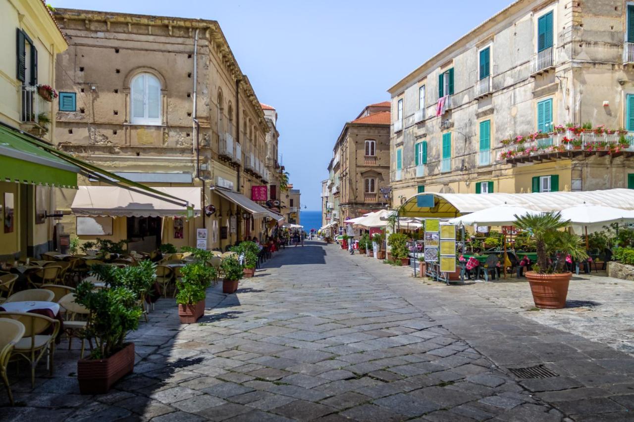 B&B The Sea - Family Rooms - Free Parking Tropea Zewnętrze zdjęcie